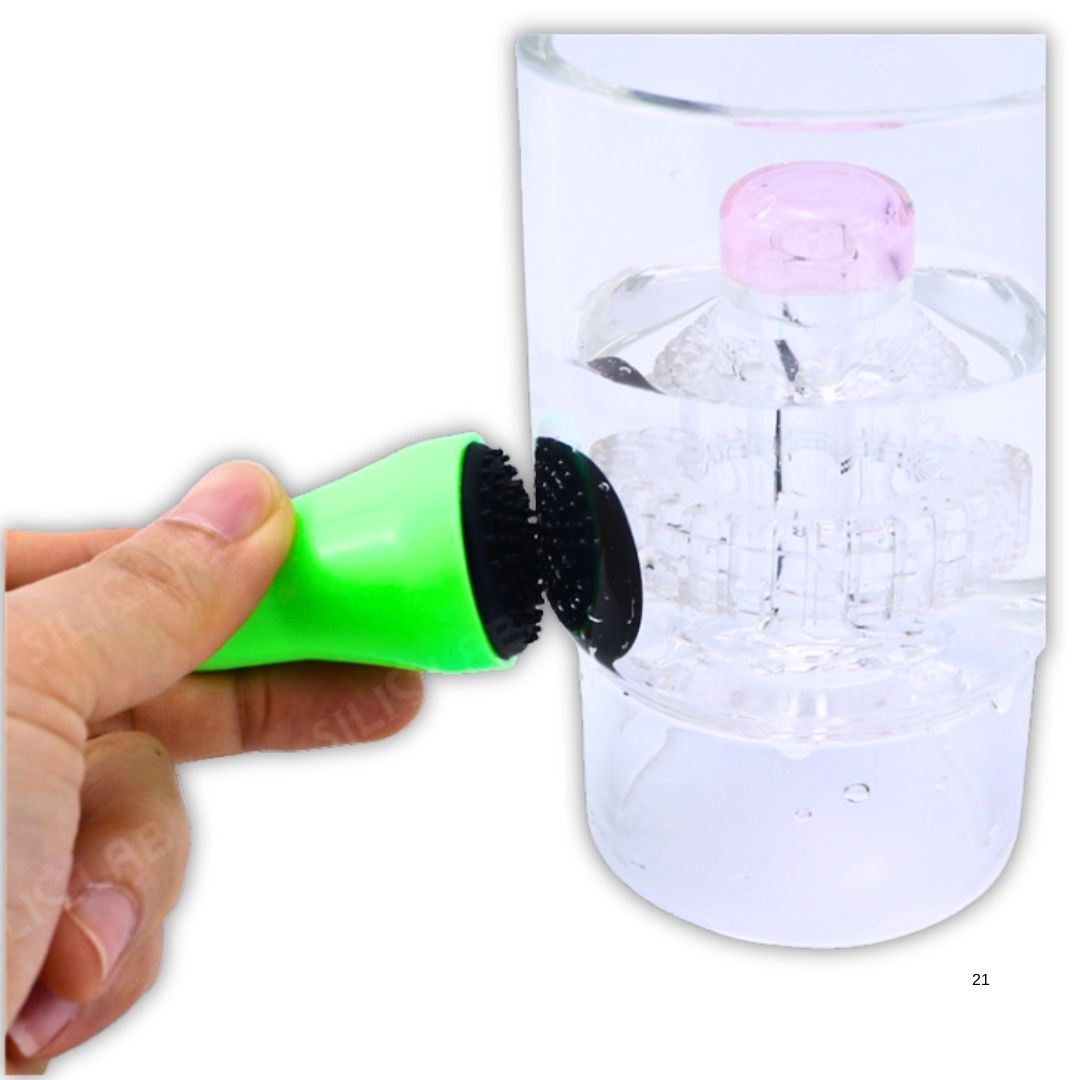 Magnetic Bong Cleaning Brush during use.