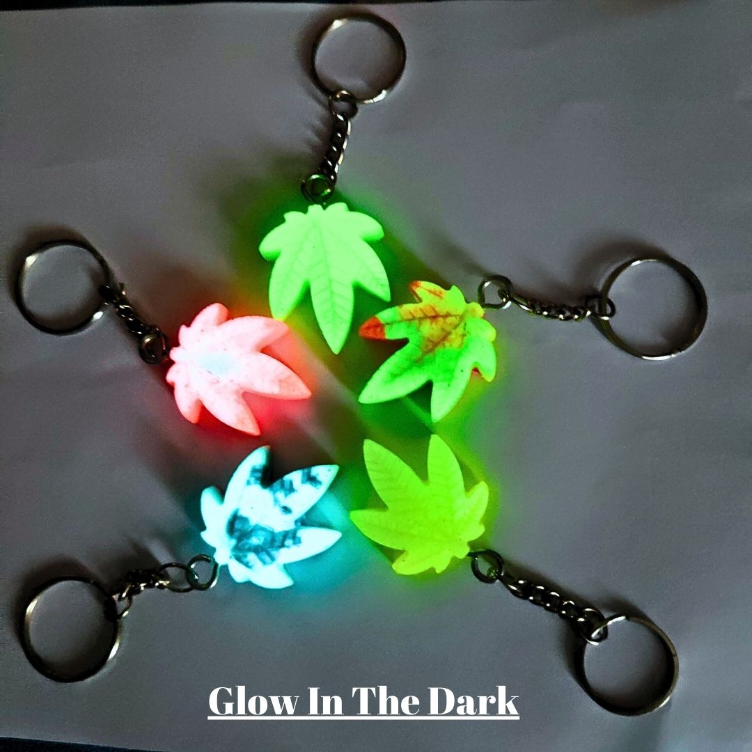 Leaf Keychain (Glow in Dark)