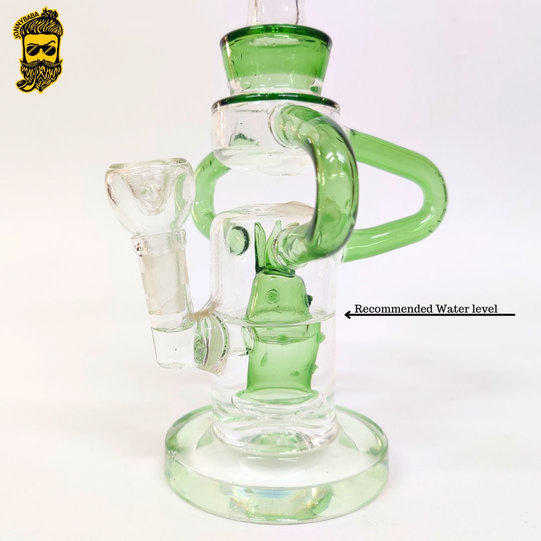 Water level in recycler bong